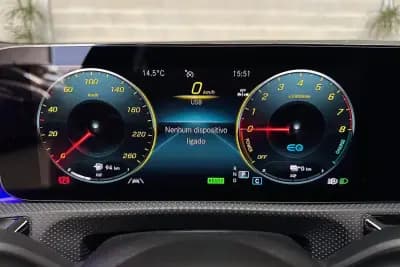 Vendo Mercedes-Benz CLA 250 2022 - 32950 EUR, 38283 km - AUTO.MOTO.pt