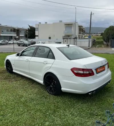 Sell Mercedes-Benz E 200 2010 - 12900 EUR, 484905 km - AUTO.MOTO.pt