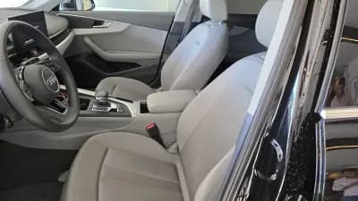 Sell Audi A4 2020 - 26900 EUR, 85888 km - AUTO.MOTO.pt