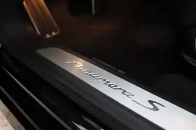 Vendo Porsche Panamera 2016 - 53900 EUR, 92706 km - AUTO.MOTO.pt