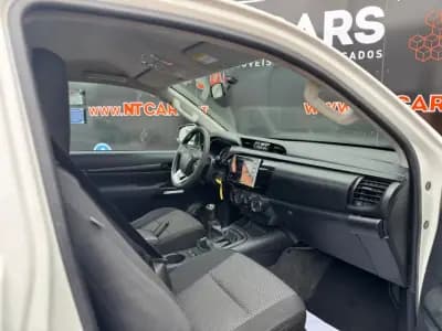 Sell Toyota Hilux 2020 - 26900 EUR, 131655 km - AUTO.MOTO.pt