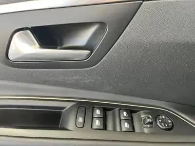 Vendo Peugeot 5008 2017 - 22500 EUR, 161123 km - AUTO.MOTO.pt