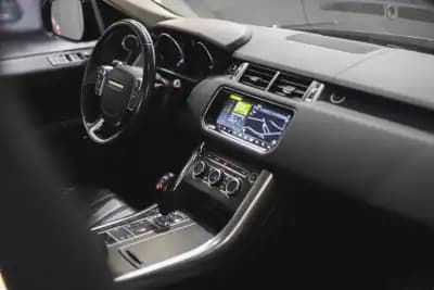 Sell Land Rover Range Rover Sport 2017 - 43990 EUR, 63000 km - AUTO.MOTO.pt