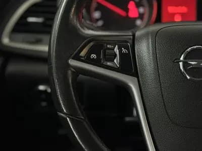 Vendo Opel Astra Sports Tourer 2011 - 6250 EUR, 235000 km - AUTO.MOTO.pt