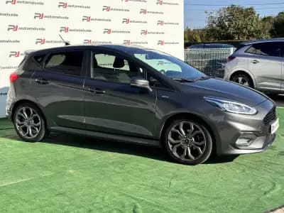 Sell Ford Fiesta 2019 - 12990 EUR, 111400 km - AUTO.MOTO.pt