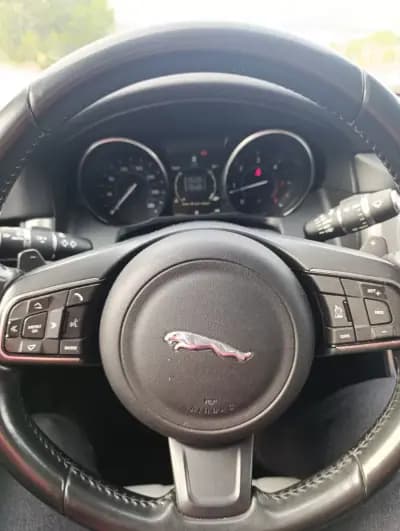 Sell Jaguar XF 2017 - 19900 EUR, 173000 km - AUTO.MOTO.pt