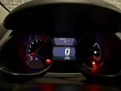 Vendo Renault Clio 2018 - 10999 EUR, 89000 km - AUTO.MOTO.pt