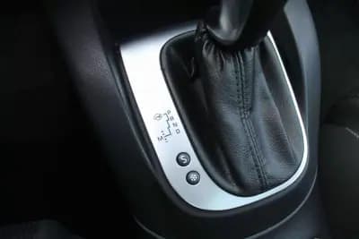 Sell Citroën C4 2017 - 12990 EUR, 132000 km - AUTO.MOTO.pt