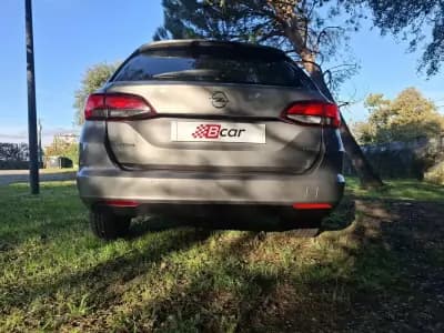 Sell Opel Astra Sports Tourer 2017 - 8900 EUR, 231400 km - AUTO.MOTO.pt