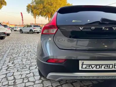 Sell Volvo V40 Cross Country 2013 - 13500 EUR, 164000 km - AUTO.MOTO.pt
