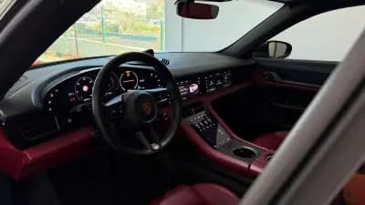 Vendo Porsche Taycan 2020 - 72000 EUR, 96306 km - AUTO.MOTO.pt