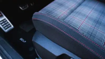 Sell Volkswagen Golf 2020 - 33000 EUR, 66500 km - AUTO.MOTO.pt