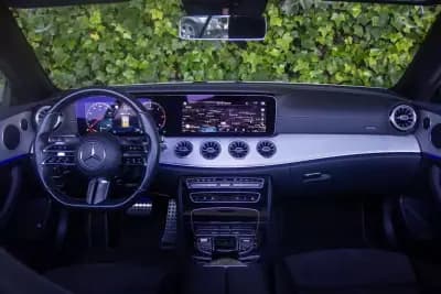 Vendo Mercedes-Benz E 220 2021 - 53900 EUR, 42200 km - AUTO.MOTO.pt