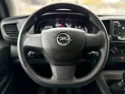 Vendo Opel Vivaro 2024 - 34950 EUR, 102000 km - AUTO.MOTO.pt