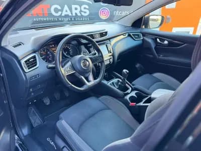 Vendo Nissan Qashqai 2020 - 20900 EUR, 73588 km - AUTO.MOTO.pt