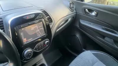 Vendo Renault Captur 2018 - 15800 EUR, 84000 km - AUTO.MOTO.pt