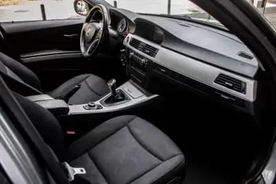 Sell BMW 318 2009 - 8990 EUR, 251602 km - AUTO.MOTO.pt