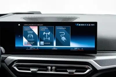 Vendo BMW 330 2023 - 43950 EUR, 44000 km - AUTO.MOTO.pt