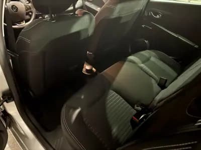 Vendo Renault Clio 2018 - 10999 EUR, 89000 km - AUTO.MOTO.pt