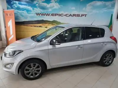 Vendo Hyundai i20 2014 - 9890 EUR, 101619 km - AUTO.MOTO.pt