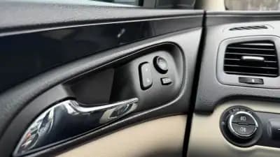 Vendo Opel Insignia 2016 - 13500 EUR, 164000 km - AUTO.MOTO.pt