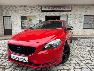 Sell Volvo V40 2017 - 14750 EUR, 138000 km - AUTO.MOTO.pt