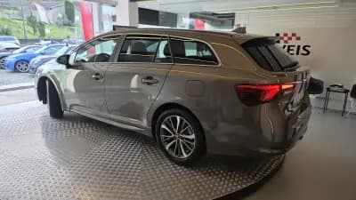 Vendo Toyota Avensis Touring Sports 2016 - 14900 EUR, 212217 km - AUTO.MOTO.pt
