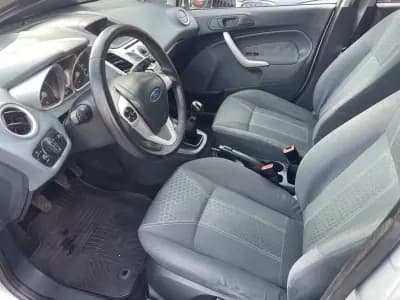 Sell Ford Fiesta 2010 - 5950 EUR, 204561 km - AUTO.MOTO.pt
