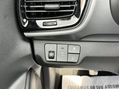 Vendo Kia Stonic 2025 - 21250 EUR, 54 km - AUTO.MOTO.pt