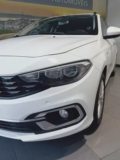 Vendo Fiat Tipo Station Wagon 2021 - 11490 EUR, 139989 km - AUTO.MOTO.pt