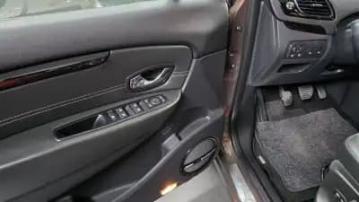 Vendo Renault Grand Scénic 2012 - 9990 EUR, 188000 km - AUTO.MOTO.pt