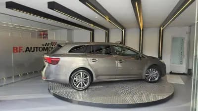 Vendo Toyota Avensis Touring Sports 2016 - 14900 EUR, 212217 km - AUTO.MOTO.pt