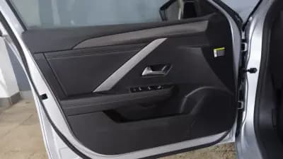 Sell Opel Astra 2025 - 23850 EUR, 17600 km - AUTO.MOTO.pt