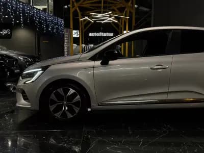 Sell Renault Clio 2023 - 14990 EUR, 109400 km - AUTO.MOTO.pt