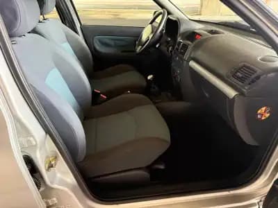 Vendo Renault Clio 2005 - 3990 EUR, 149000 km - AUTO.MOTO.pt