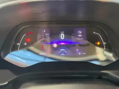 Vendo Renault Captur 2021 - 19250 EUR, 90487 km - AUTO.MOTO.pt