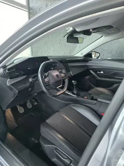 Vendo Peugeot 308 2022 - 22650 EUR, 61135 km - AUTO.MOTO.pt