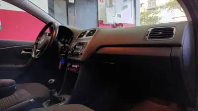 Vendo Volkswagen Polo 2015 - 10500 EUR, 125941 km - AUTO.MOTO.pt