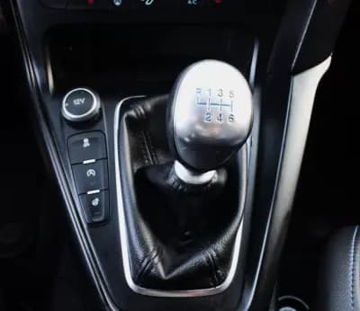 Vendo Ford Focus 2016 - 17990 EUR, 194500 km - AUTO.MOTO.pt