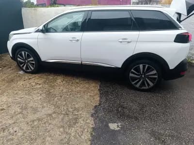 Vendo Peugeot 5008 2018 - 14990 EUR, 172200 km - AUTO.MOTO.pt