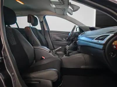 Vendo Renault Mégane Sport Tourer 2009 - 10450 EUR, 160000 km - AUTO.MOTO.pt