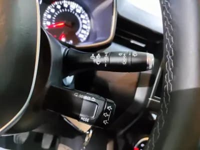 Vendo Renault Clio 2021 - 13350 EUR, 61000 km - AUTO.MOTO.pt