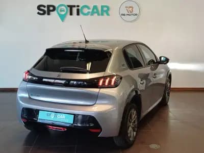 Vendo Peugeot 208 2023 - 27000 EUR, 24150 km - AUTO.MOTO.pt