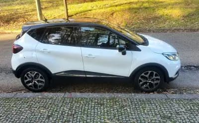 Vendo Renault Captur 2018 - 15800 EUR, 84000 km - AUTO.MOTO.pt
