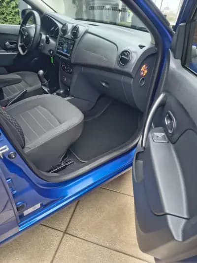 Vendo Dacia Sandero 2020 - 10400 EUR, 108000 km - AUTO.MOTO.pt