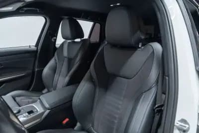 Vendo BMW 330 2023 - 43950 EUR, 44000 km - AUTO.MOTO.pt