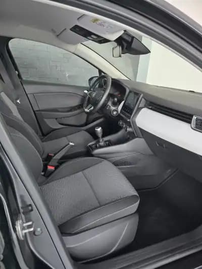 Sell Renault Clio 2023 - 15950 EUR, 58110 km - AUTO.MOTO.pt