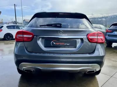 Vendo Mercedes-Benz GLA 200 2015 - 19999 EUR, 160000 km - AUTO.MOTO.pt