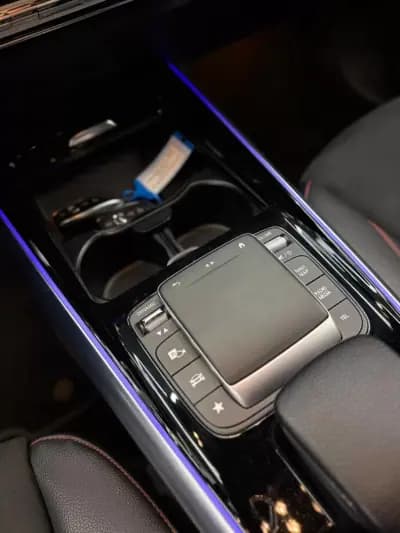 Vendo Mercedes-Benz EQA 2022 - 28750 EUR, 148000 km - AUTO.MOTO.pt