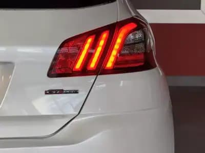 Sell Peugeot 308 2020 - 18990 EUR, 63345 km - AUTO.MOTO.pt